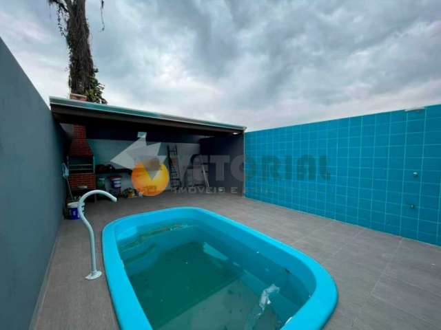 Linda casa com piscina no Bairro dos Golfinhos pronta pra morar