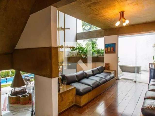 Casa à venda com 300m², 3 quartos e 3 vagas