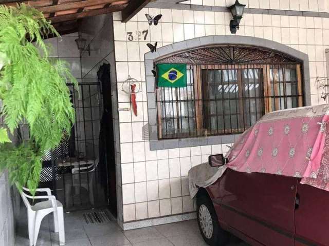 Casa com 2 dormitórios, espaço gourmet, no Bairro Mirim, na Praia Grande