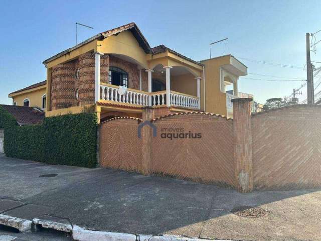 Sobrado com 3 dormitórios à venda, 260 m² por R$ 560.000,00 - Jardim Ismênia - São José dos Campos/SP