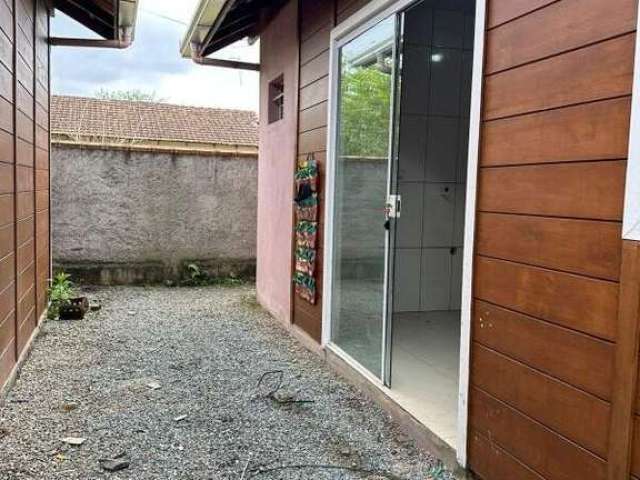 Casa mista para locação anual bairro Meia Praia em Navegantes/SC!