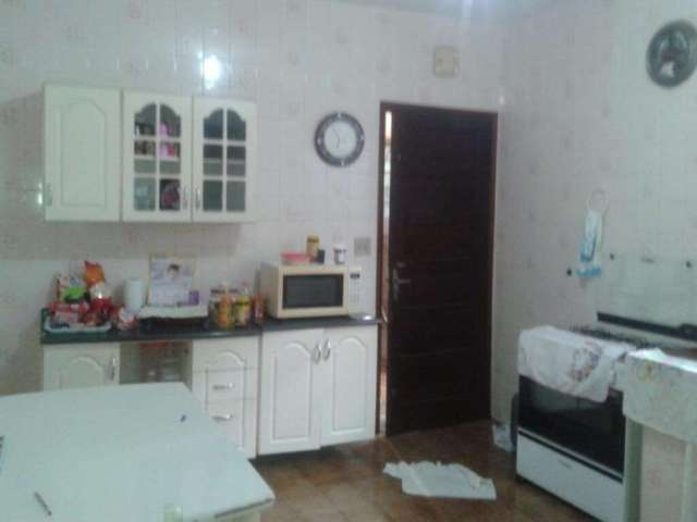 Sobrado á venda - 03 dormitórios, sala, cozinha, sacada, 02 banheiros, R$ 400.000,00