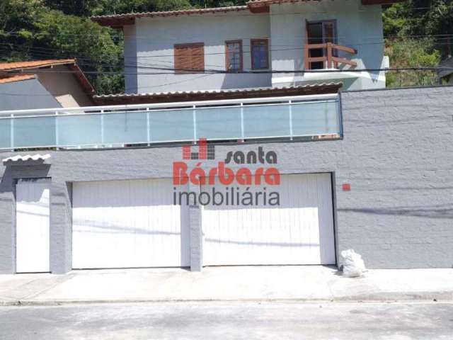 Casa com 4 quartos à venda na Rua das Pedras, Serra Grande, Niterói, 198 m2 por R$ 980.000