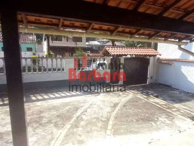 Casa com 3 quartos à venda na Rua dos Cristais, Serra Grande, Niterói, 800 m2 por R$ 800.000