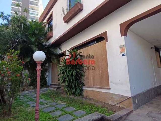 Casa com 7 dorms, Santa Rosa, Niterói - R$ 850 mil, Cod: 6008