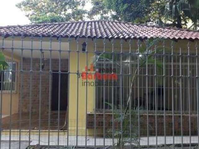 Casa com 4 dorms, São Francisco, Niterói - R$ 890 mil, Cod: 4799