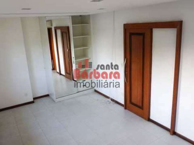 Casa com 3 quartos à venda na Rua Carla Backx, Serra Grande, Niterói, 174 m2 por R$ 850.000