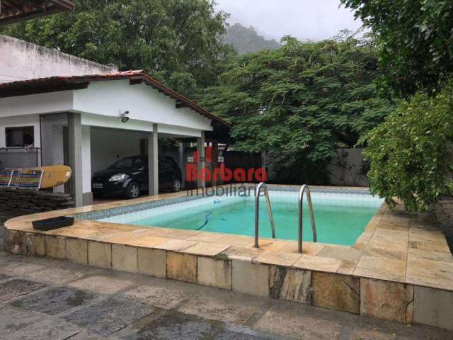 Casa com 5 quartos à venda na Avenida Presidente Roosevelt, São Francisco, Niterói, 220 m2 por R$ 1.600.000