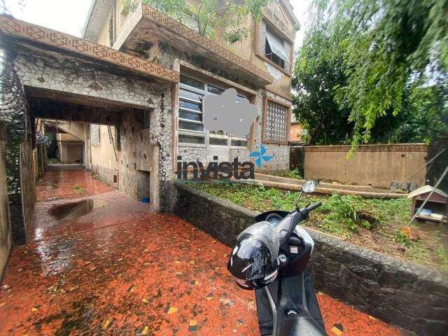 Casa à venda no bairro Encruzilhada