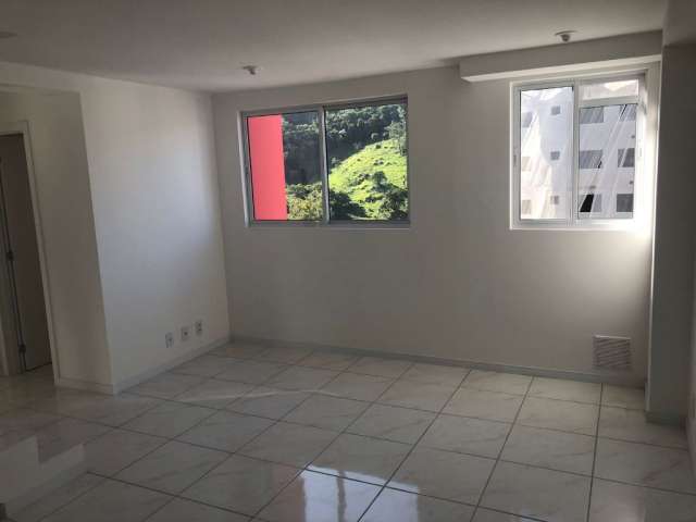 Apartamento duplex com 3 dormitórios na Ressacada