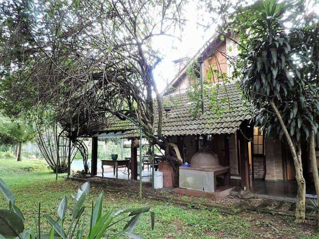 Sobrado para Venda em Carapicuíba, Chácara Santa Lúcia dos Ypes, 3 dormitórios, 1 suíte, 4 banheiros, 10 vagas