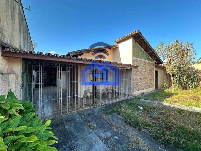 Casa à venda no Indaiá com 3 dormitórios, 3 banheiros, sala, vaga para 3 carros na garagem em Carag