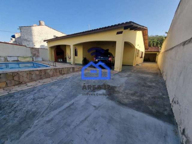 Casa com edícula e piscina à venda no bairro Prainha - 3 dormitórios, sendo 1 suíte, sala, cozinha,