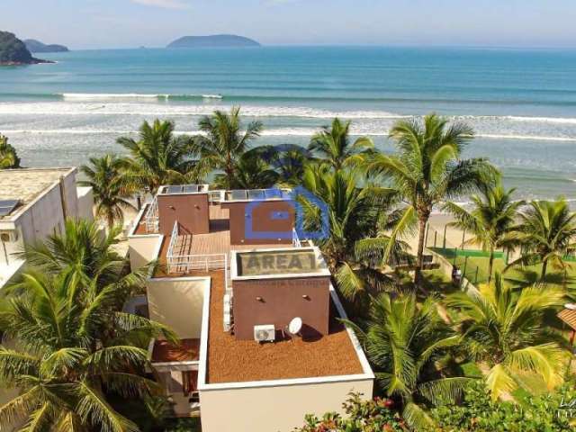 Casa à venda Pé na areia na praia do Sapê no bairro Maranduba em Ubatuba, 4 suítes com vista para o