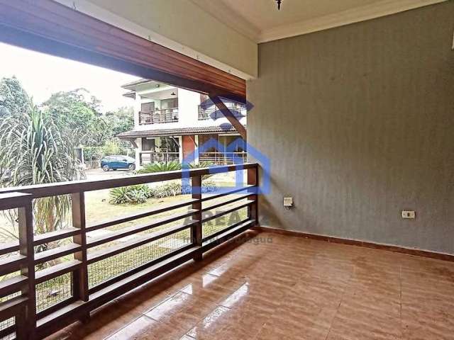 Apartamento térreo em  Condomínio com 3 dormitórios, sendo 1 Suíte 2 vagas no bairro Cidade Jardim