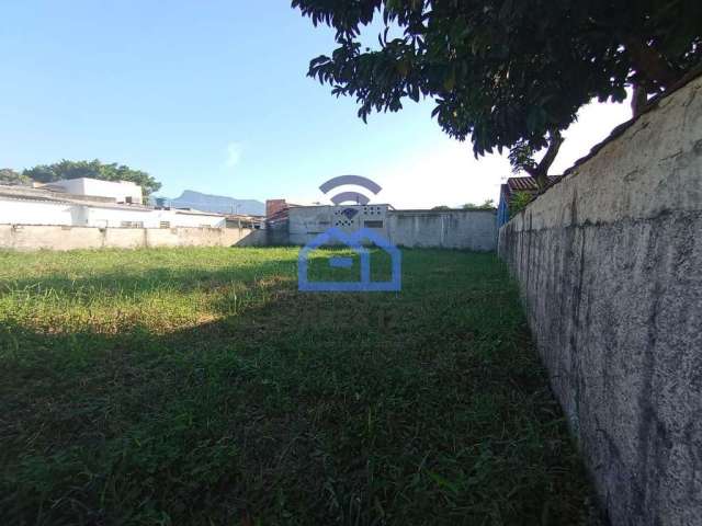 Terreno à venda no bairro do Travessão em Caraguatatuba, SP - Terreno de 588m², em uma ótima locali