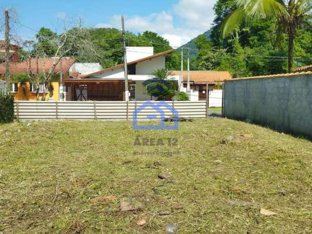 Terreno à venda no Mar Verde em Caraguatatuba, SP - Terreno amplo de 384m², localizado em condomíni