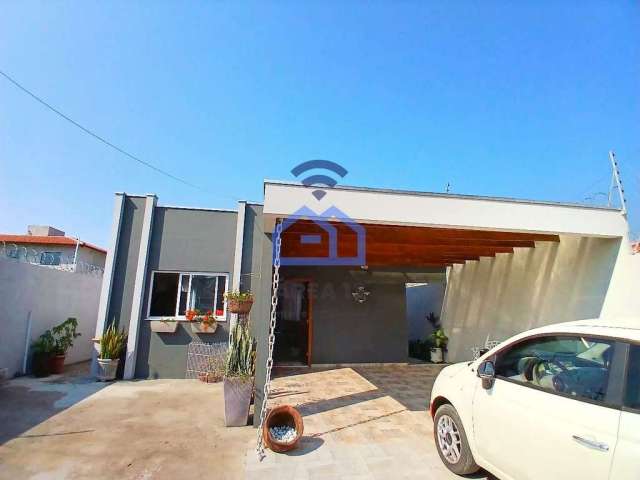 Casa com piscina à venda no bairro Jardim das Palmeiras em Caraguatatuba, SP - 3 dormitórios, sendo