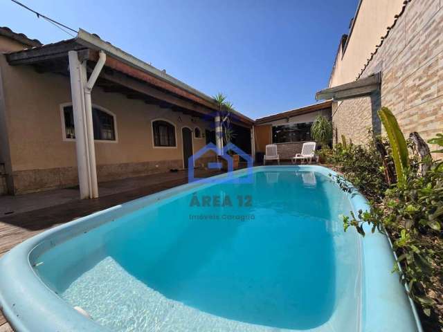 Casa ampla e aconchegante com piscina à venda no bairro do Golfinho em Caraguatatuba, SP - Com laze