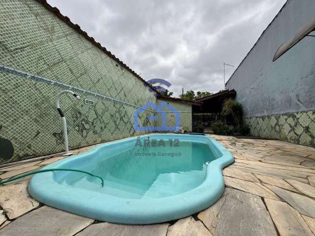 Casa à venda com piscina, 2 dormitórios, terreno de 270m² no Rio do Ouro em Caraguatatuba, SP - Exc