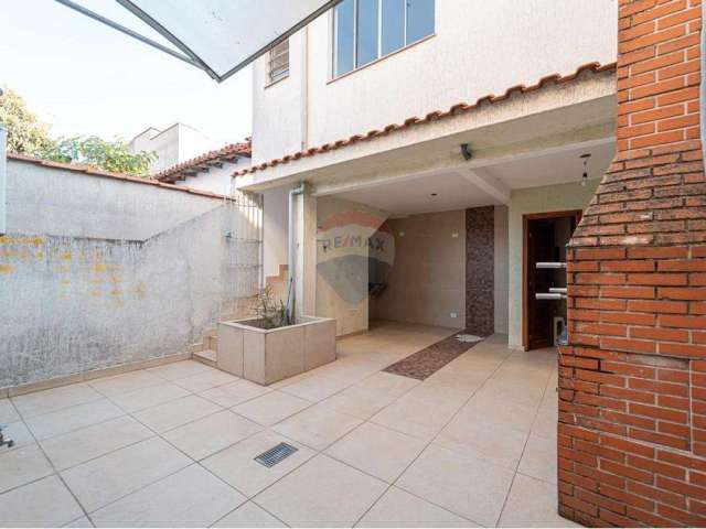 Vende-se sobrado moderno na Avenida Marari: Espaçoso, super funcional e com 3 vagas!