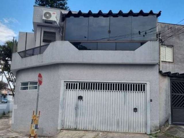 Casa com 3 quartos à venda na Rua Alabastro, --, Jardim do Estádio, Santo André por R$ 750.000