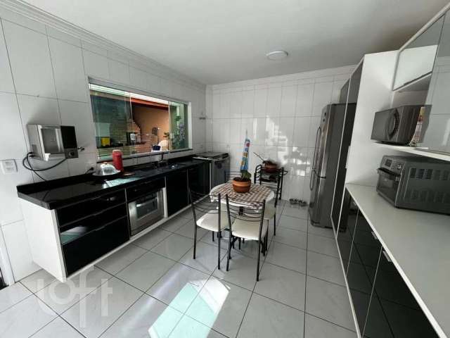 Casa com 3 quartos à venda na João Moreira, --, Jardim São Domingos, São Paulo por R$ 1.149.000