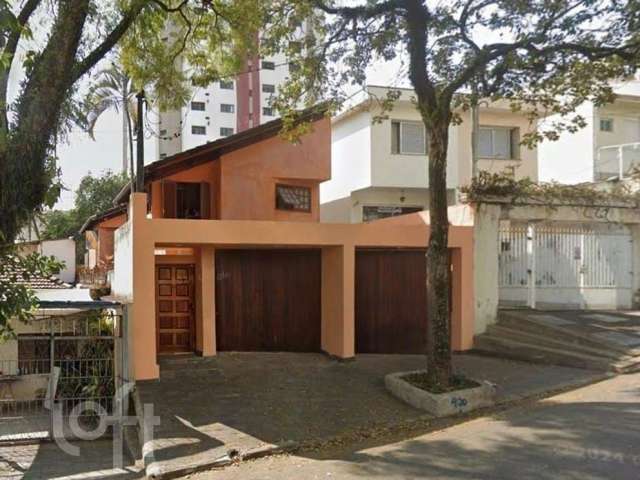 Casa com 3 quartos à venda na Rua dos Caciques, --, Saúde, São Paulo por R$ 1.200.000