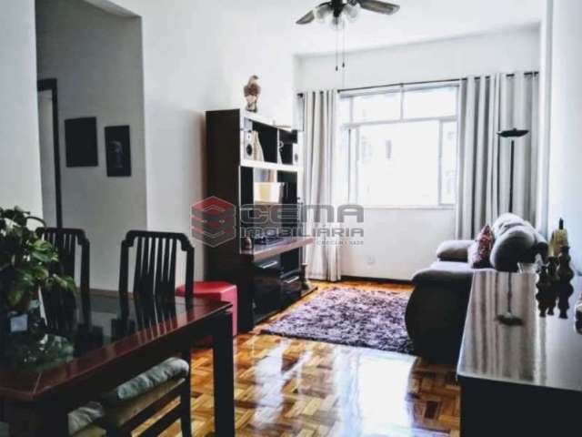 Apartamento com 2 quartos à venda na Rua das Laranjeiras, Laranjeiras, Rio de Janeiro, 63 m2 por R$ 650.000