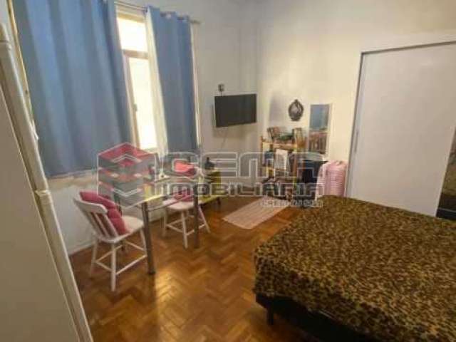 Kitnet / Stúdio à venda na Rua Almirante Tamandaré, Flamengo, Rio de Janeiro, 24 m2 por R$ 296.000