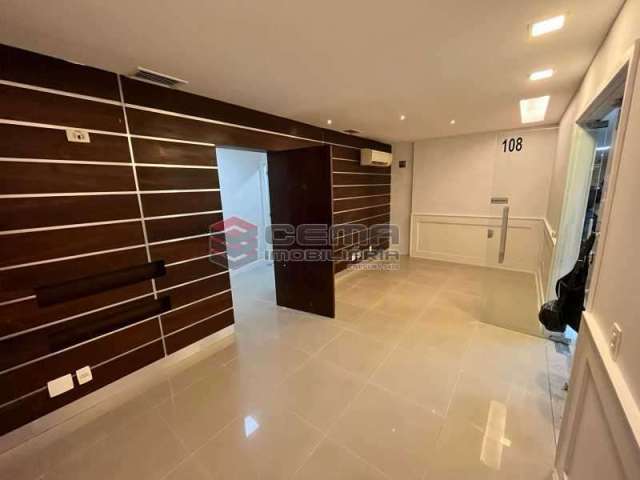 Sala comercial com 3 salas para alugar na Rua Real Grandeza, Botafogo, Rio de Janeiro, 105 m2 por R$ 3.300