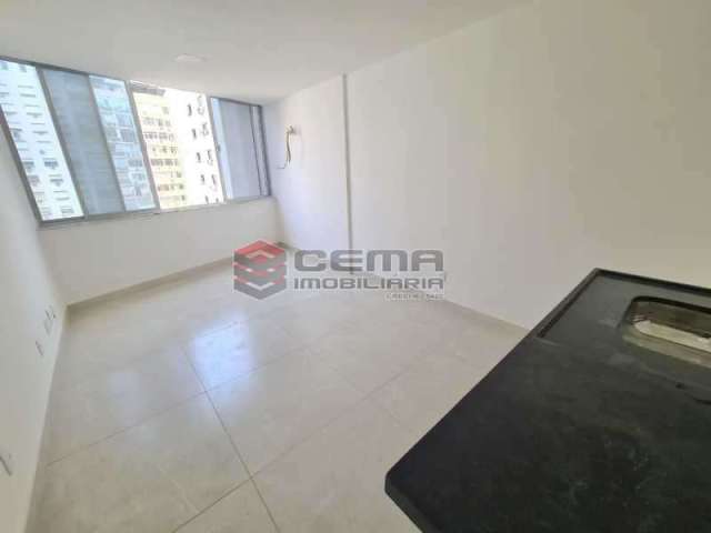 Kitnet / Stúdio à venda na Avenida Nossa Senhora de Copacabana, Copacabana, Rio de Janeiro, 35 m2 por R$ 450.000