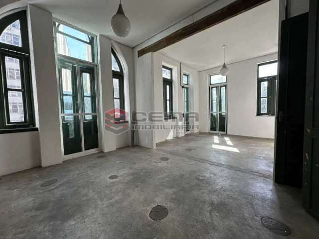 Casa comercial com 13 salas para alugar na Rua das Laranjeiras, Laranjeiras, Rio de Janeiro, 431 m2 por R$ 18.000