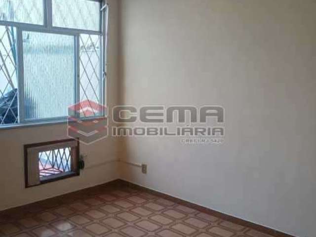 Casa comercial com 1 sala para alugar na Estrada Intendente Magalhães, Marechal Hermes, Rio de Janeiro, 85 m2 por R$ 2.250