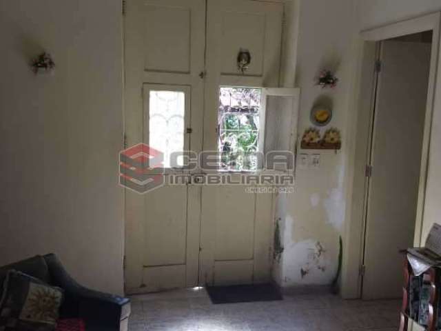 Casa com 4 quartos à venda na Rua das Laranjeiras, Laranjeiras, Rio de Janeiro, 130 m2 por R$ 890.000