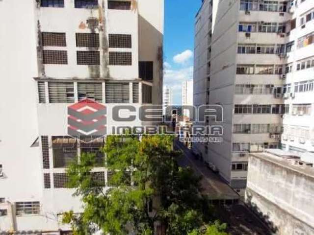 Kitnet / Stúdio à venda na Rua Joaquim Silva, Centro, Rio de Janeiro, 43 m2 por R$ 170.000