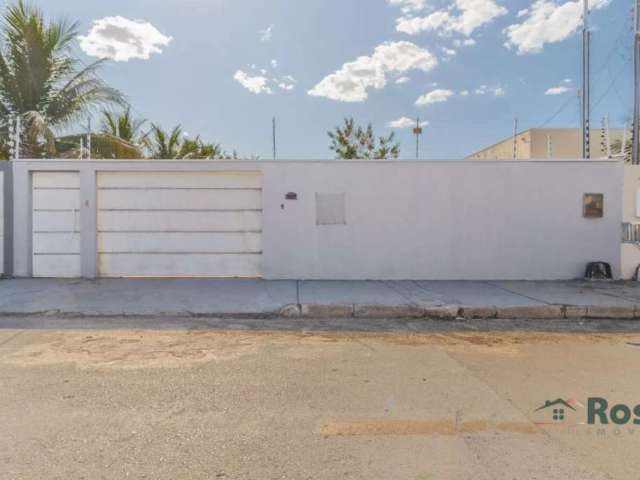 Casa à venda, com 2 quarto(s), amplo quintal no Bairro Jardim Universitário, Cuiabá. - CA6423