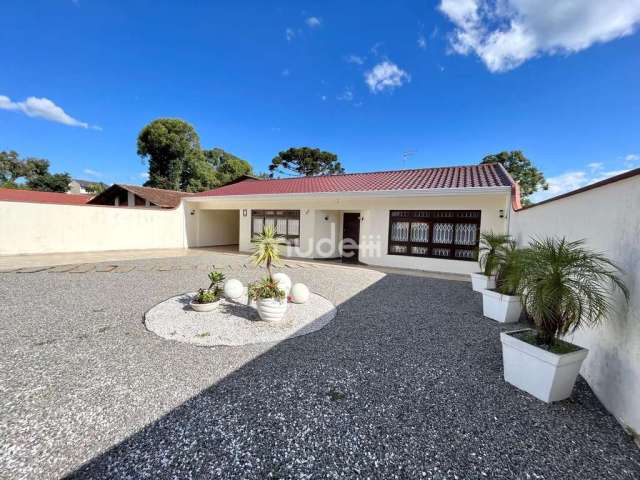 Casa à venda no bairro Bom Jesus - São José dos Pinhais/PR