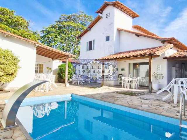 Casa com 4 quartos à venda na Rua Honduras, Jardim Náutilus, Cabo Frio, 385 m2 por R$ 890.000