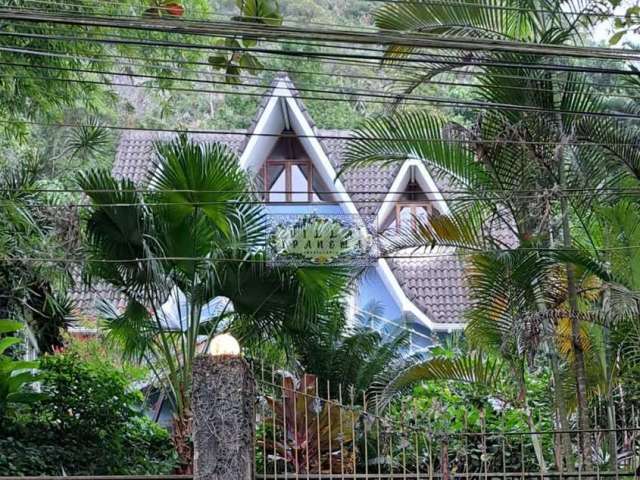 Casa com 3 quartos à venda na Rua Synval Sampaio, Camorim, Rio de Janeiro, 220 m2 por R$ 1.600.000