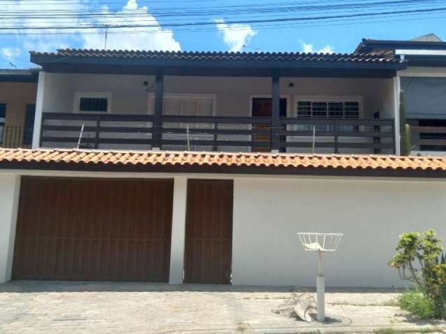 Casa com 3 dormitórios à venda, 197 m² por R$ 750.000,00 - Jardim Miriam - Vinhedo/SP