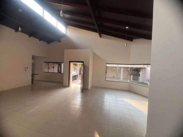 Vendo casa para investimento, moradia, clínica no bairro santa rosa