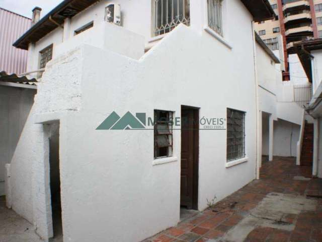 Casa Comercial com 2 quartos para alugar, 170.00 m2 por R$ 1900.00 - Juveve - Curitiba/PR