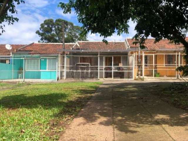 Casa Individual com 2 dormitórios Piscina  e amplo pátio