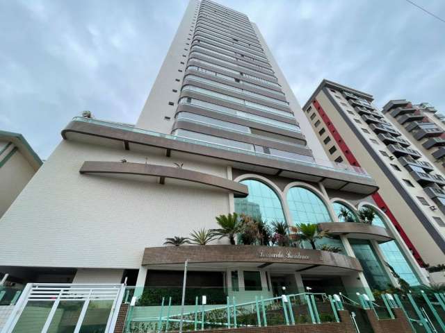 Apartamento com 3 dormitórios a 50 metros da praia na Guilhermina.