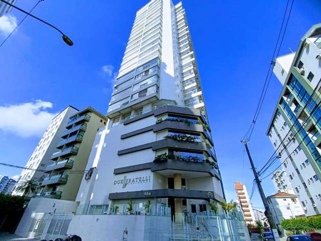 Apartamento 2 dormitórios, 300 metros da praia da Guilhermina.