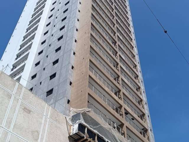 Apartamento alto padrão com 2 dormitórios a 200 metros da praia com vista mar na Aviação.