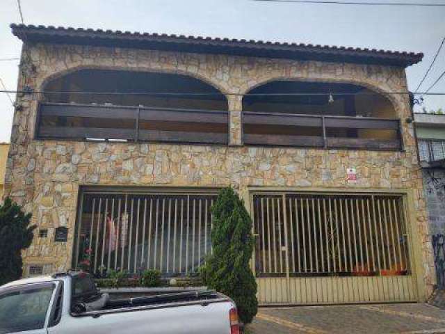 VENDA DE CASA NO JARDIM TRÊS MARIAS, EM SÃO PAULO/SP, 100m² com 3 quartos, sala de estar, cozinha ampla e garagem coberta para 2 autos. CONSULTE-NOS.