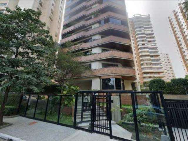 VENDA E LOCAÇÃO DE APARTAMENTO COM VISTA PARA O PACAEMBU, EM SÃO PAULO/SP, 370m² com piso de madeira, 4 suítes, varanda ampla e 4 vagas. CONSULTE-NOS.