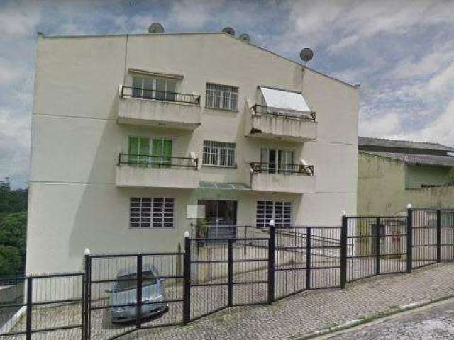 LOCAÇÃO DE APARTAMENTO NO JARDIM RENATA, EM ARUJÁ/SP, 50m² com 02 quartos, sala de estar, varanda e cozinha americana. CONSULTE-NOS.